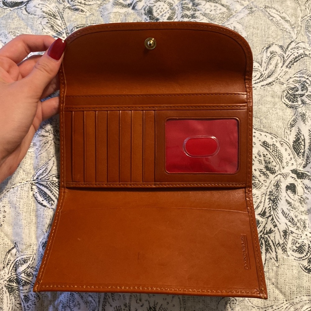 Dooney & Bourke Black Patent Continental Clutch - Picture 2 of 9